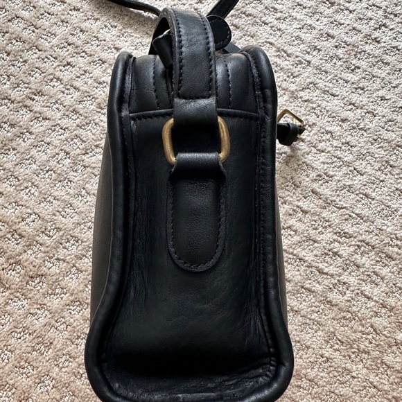 Vintage 90s Coach Metropolis Zip 9087 Black Leather Top - Picture 5 of 10